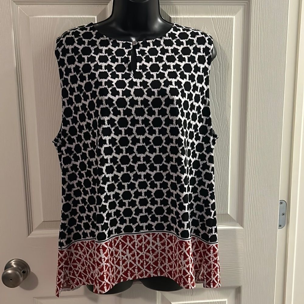 XL Jones Studio Sleeveless Blouse